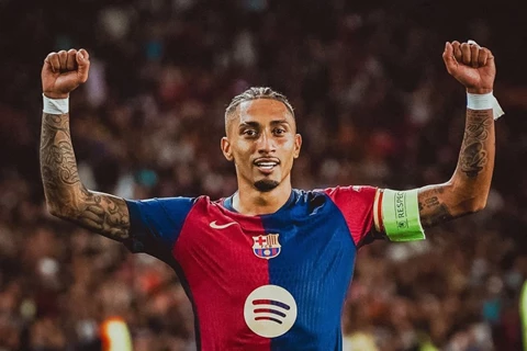 تقارير: برشلونة يقترب من تمديد عقد رافينيا موسمين